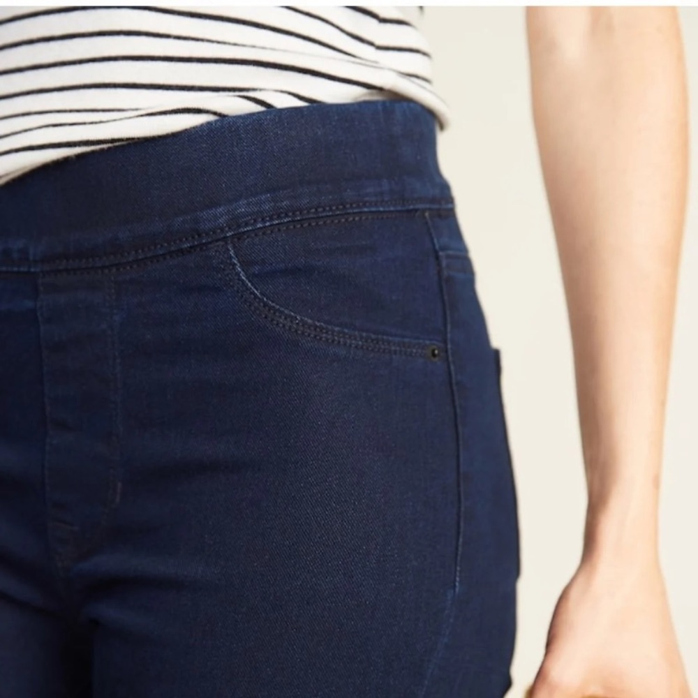 Old Navy Super Skinny Pull-On Jeggings - Picture 2 of 7